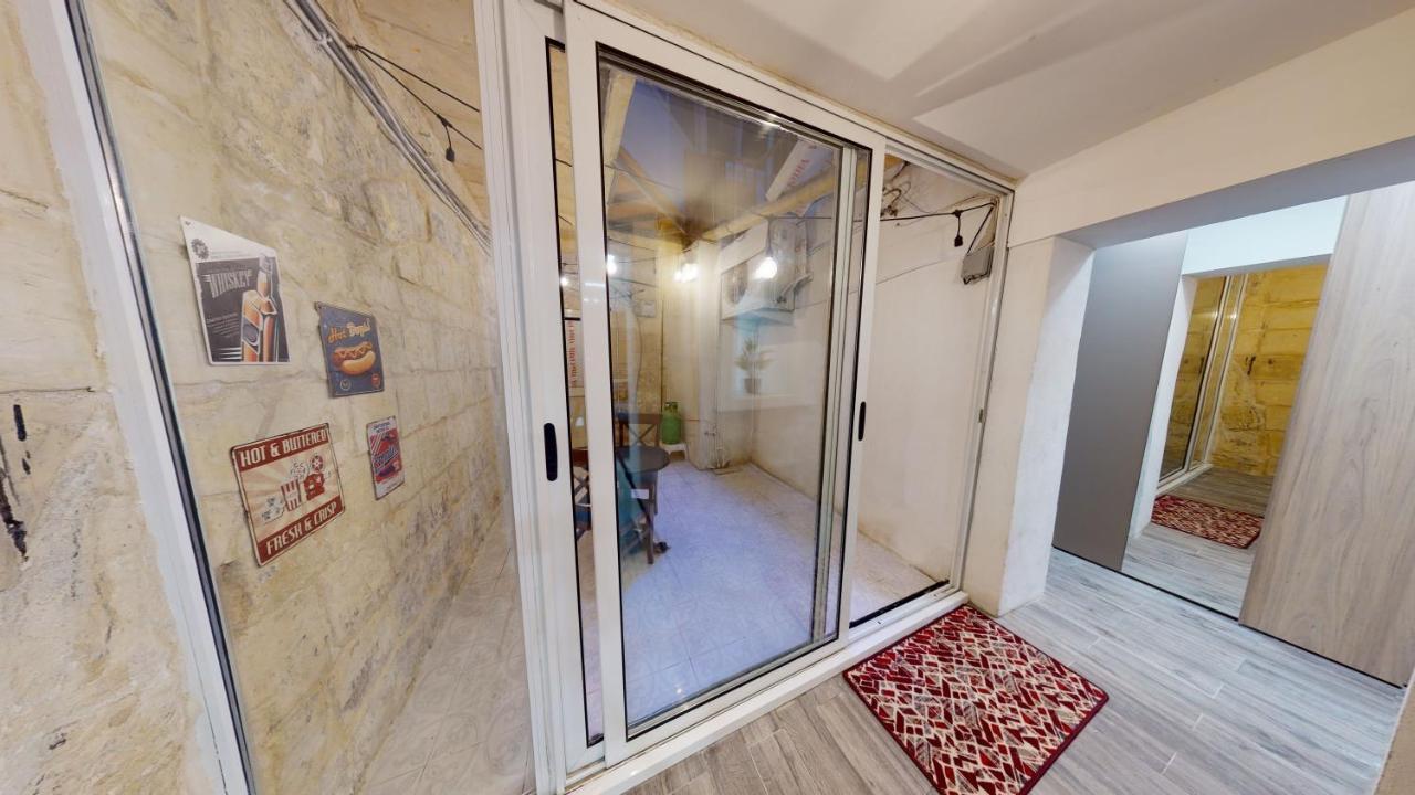 Central Valletta - 1 Bedroom Maisonnette Luaran gambar